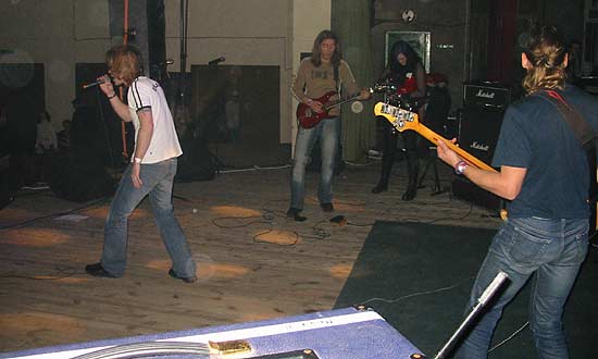 Neatkarīgās mūzikas festivāls «Putnudiena 2004». 2. sērija18