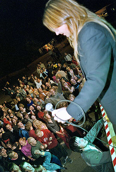 Festivāls «Sinepes un Medus 2004» – pirmā vakara viesu koncerts. Otrā daļa.7