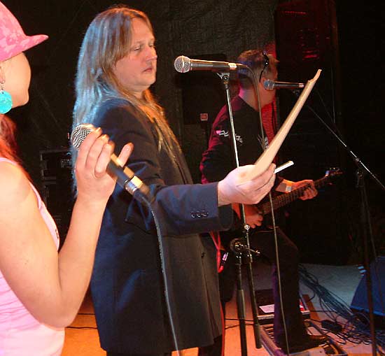 Festivāls «Sinepes un Medus 2004» – pirmā vakara viesu koncerts24