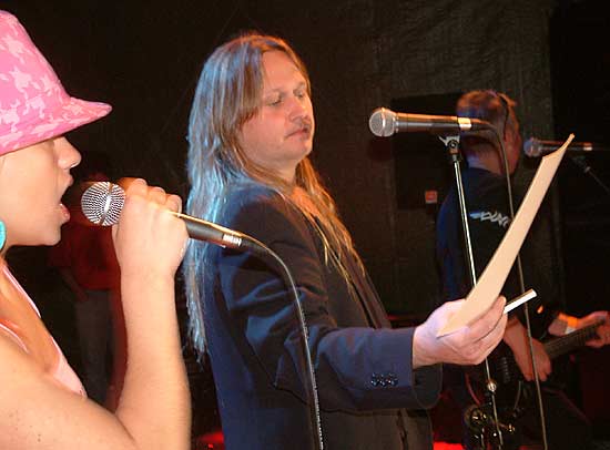 Festivāls «Sinepes un Medus 2004» – pirmā vakara viesu koncerts25