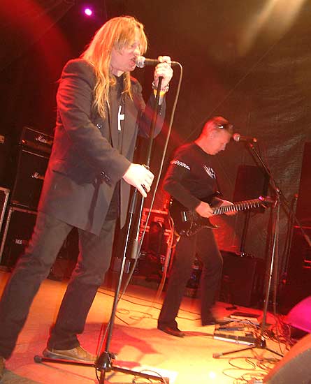 Festivāls «Sinepes un Medus 2004» – pirmā vakara viesu koncerts8