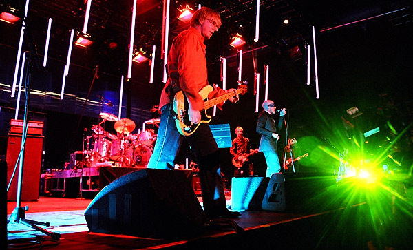 «R.E.M.» koncerts Rīgā, Ķīpsalas izstāžu kompleksā1