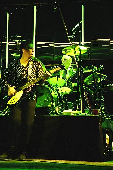 «R.E.M.» koncerts Rīgā, Ķīpsalas izstāžu kompleksā11