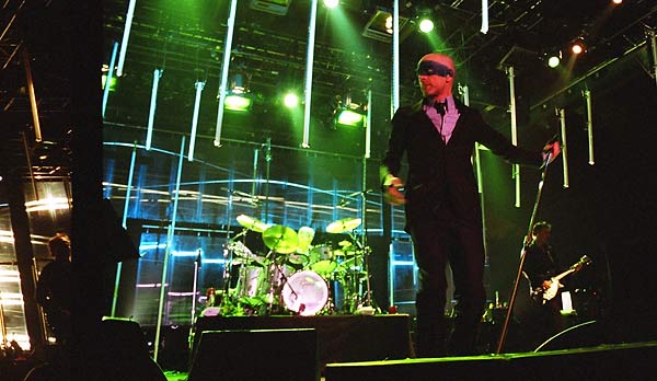 «R.E.M.» koncerts Rīgā, Ķīpsalas izstāžu kompleksā23