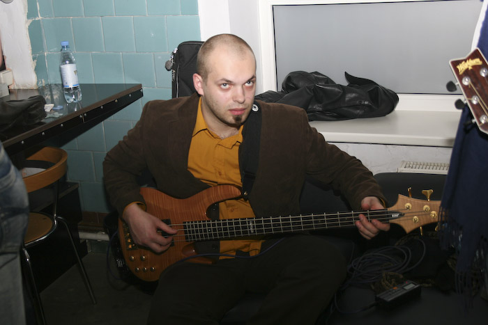 <em>Astro'N'Out</em> debijas albuma koncerts Rīgā, <em>Sapņu fabrikā</em>17
