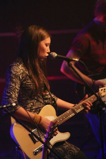 <em>Astro'N'Out</em> debijas albuma koncerts Rīgā, <em>Sapņu fabrikā</em>41