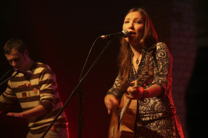 <em>Astro'N'Out</em> debijas albuma koncerts Rīgā, <em>Sapņu fabrikā</em>45