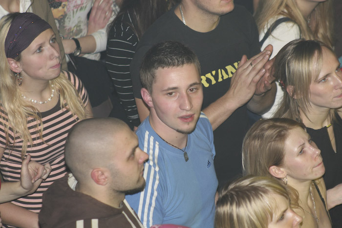 <em>Astro'N'Out</em> debijas albuma koncerts Rīgā, <em>Sapņu fabrikā</em>55