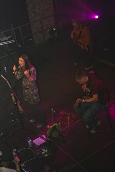 <em>Astro'N'Out</em> debijas albuma koncerts Rīgā, <em>Sapņu fabrikā</em>60