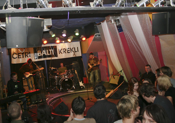 <em>Mofo </em>Latvijas klubu tūres pietura <em>Jelgavas baltajos kreklos</em>26