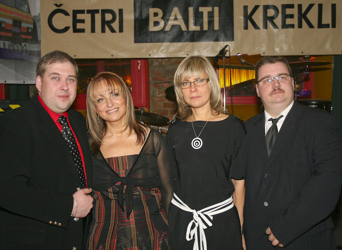 Daigas Petkevičas un Normunda Jaku&scaron;onoka diska <em>Dueti</em> prezentācija <em>Četros Baltos Kreklos</em>12