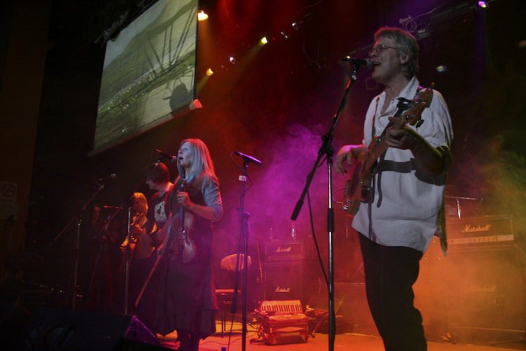 Grupas <em>Iļģi </em>koncerti Sankt-Pēterburgā klubā <em>Maina </em>un Sv.Patrika dienas festivālā48