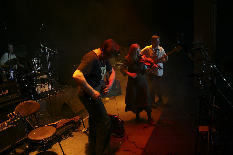 Grupas <em>Iļģi </em>koncerti Sankt-Pēterburgā klubā <em>Maina </em>un Sv.Patrika dienas festivālā49