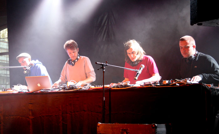 Franču apvienības <em>Birdy Nam Nam</em> un džeza spridzekļu <em>No Jazz</em> koncerts Rīgā, Dzelzceļa muzejā24
