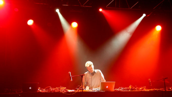 Franču apvienības <em>Birdy Nam Nam</em> un džeza spridzekļu <em>No Jazz</em> koncerts Rīgā, Dzelzceļa muzejā32