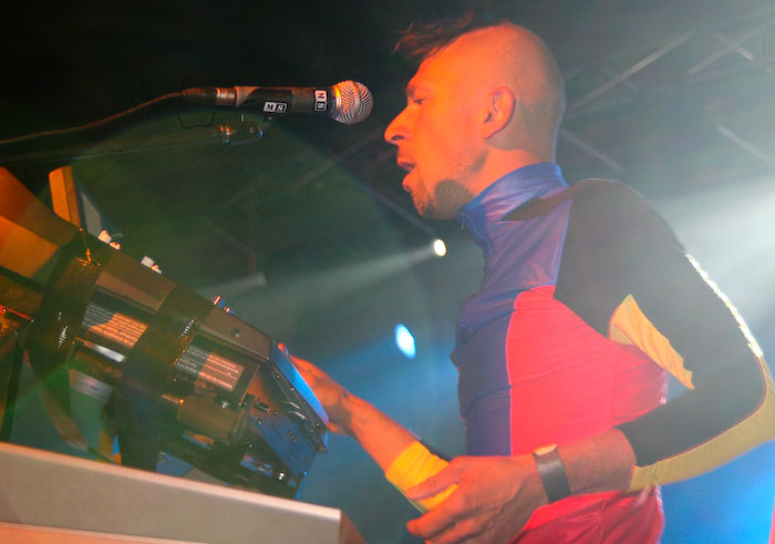 Franču apvienības <em>Birdy Nam Nam</em> un džeza spridzekļu <em>No Jazz</em> koncerts Rīgā, Dzelzceļa muzejā48