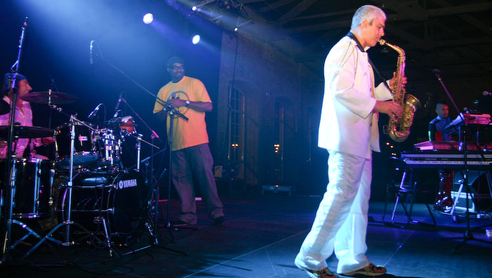 Franču apvienības <em>Birdy Nam Nam</em> un džeza spridzekļu <em>No Jazz</em> koncerts Rīgā, Dzelzceļa muzejā53