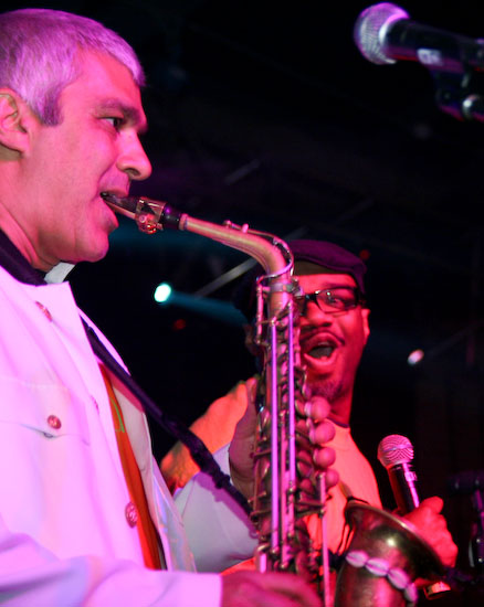 Franču apvienības <em>Birdy Nam Nam</em> un džeza spridzekļu <em>No Jazz</em> koncerts Rīgā, Dzelzceļa muzejā69