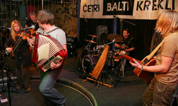 Grupas <em>Iļģi </em>koncerti 11. novembra krastmalā un <em>Jelgavas baltajos kreklos</em>25