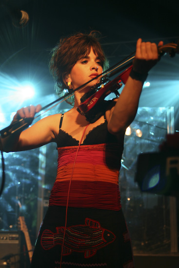 <em>Freshly Ground </em>un <em>Kosheen </em>koncerts <em>Sapņu fabrikā</em>11