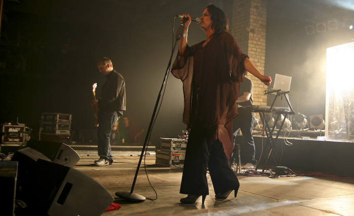<em>Freshly Ground </em>un <em>Kosheen </em>koncerts <em>Sapņu fabrikā</em>27