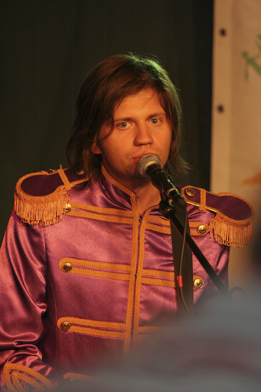 Četru baltu kreklu <em>Lielās zaļumballes</em> atklā&scaron;ana Rīgā3