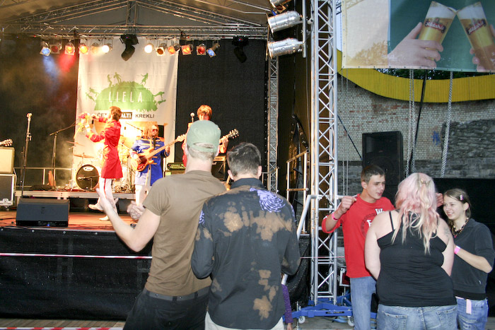 Četru baltu kreklu <em>Lielā zaļumballe</em> Talsos13