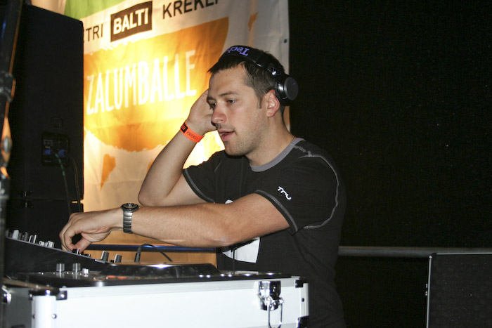 Četru baltu kreklu <em>Lielā zaļumballe</em> Talsos20