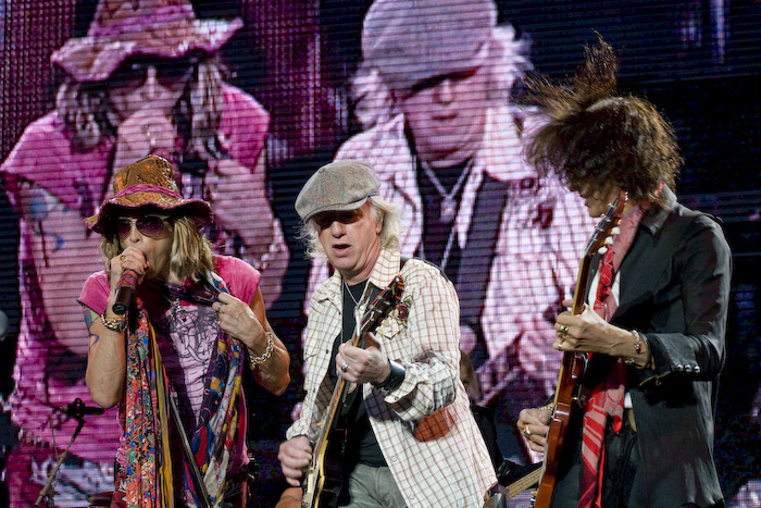 Amerikāņu leģendas - grupas <em>Aerosmith </em>koncerts <em>Skonto </em>stadionā40