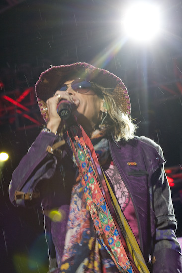 Amerikāņu leģendas - grupas <em>Aerosmith </em>koncerts <em>Skonto </em>stadionā9