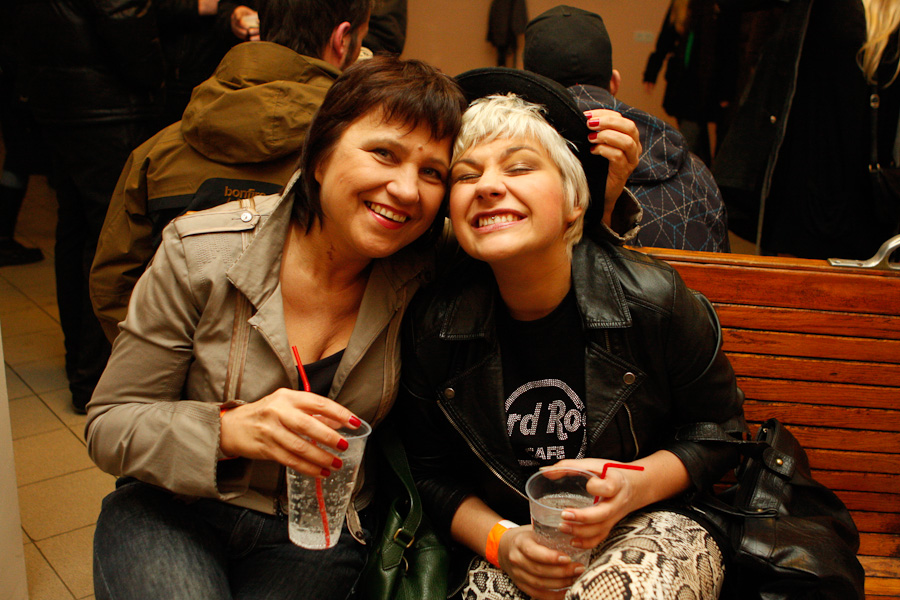 Kafejnīcas <em>Leningrad</em> gada jubilejas svinības. I daļa102