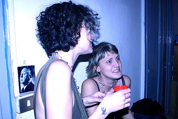 Itālija. House / sex / porno / hard-to-describe party. (Mājas /seksa /pornogrāfijas /grūti-aprakstīt grūstiņš)13