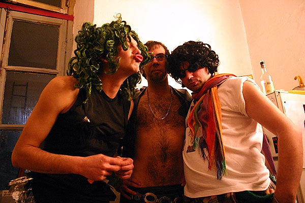 Itālija. House / sex / porno / hard-to-describe party. (Mājas /seksa /pornogrāfijas /grūti-aprakstīt grūstiņš)23