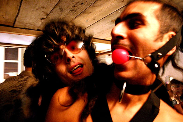 Itālija. House / sex / porno / hard-to-describe party. (Mājas /seksa /pornogrāfijas /grūti-aprakstīt grūstiņš)28