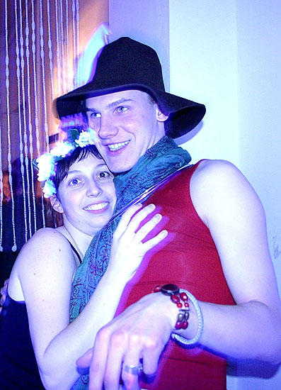 Itālija. House / sex / porno / hard-to-describe party. (Mājas /seksa /pornogrāfijas /grūti-aprakstīt grūstiņš)29