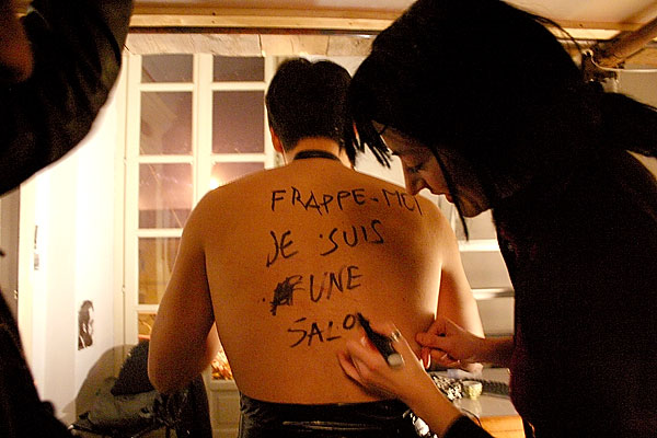 Itālija. House / sex / porno / hard-to-describe party. (Mājas /seksa /pornogrāfijas /grūti-aprakstīt grūstiņš)33