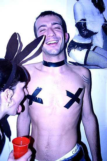Itālija. House / sex / porno / hard-to-describe party. (Mājas /seksa /pornogrāfijas /grūti-aprakstīt grūstiņš)34