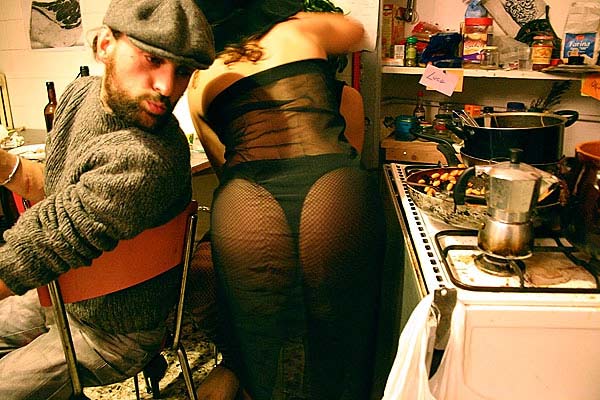 Itālija. House / sex / porno / hard-to-describe party. (Mājas /seksa /pornogrāfijas /grūti-aprakstīt grūstiņš)42