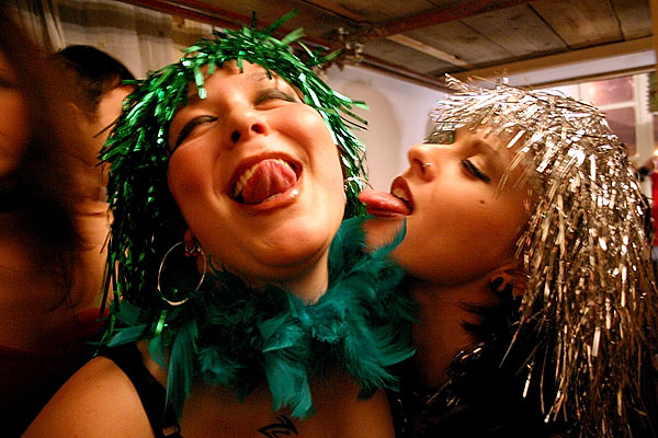 Itālija. House / sex / porno / hard-to-describe party. (Mājas /seksa /pornogrāfijas /grūti-aprakstīt grūstiņš)47