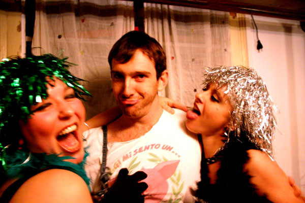 Itālija. House / sex / porno / hard-to-describe party. (Mājas /seksa /pornogrāfijas /grūti-aprakstīt grūstiņš)48