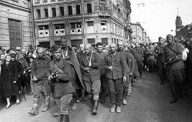 2. Pasaules karš fotogrāfijās21