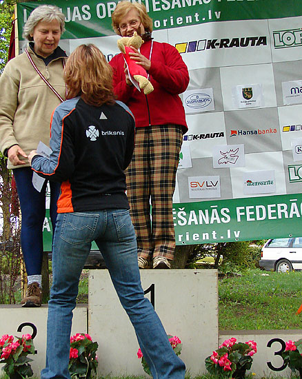 Latvijas orientē&scaron;anās čempionāts. 1. diena. Apbalvo&scaron;ana12