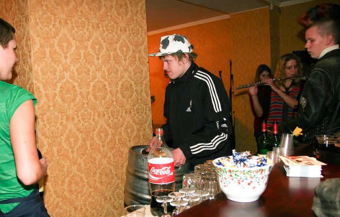 Kafejnīcas <em>Leningrad</em> atklā&scaron;anas pasākums23
