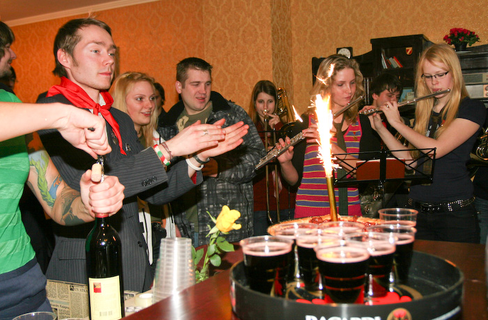 Kafejnīcas <em>Leningrad</em> atklā&scaron;anas pasākums44