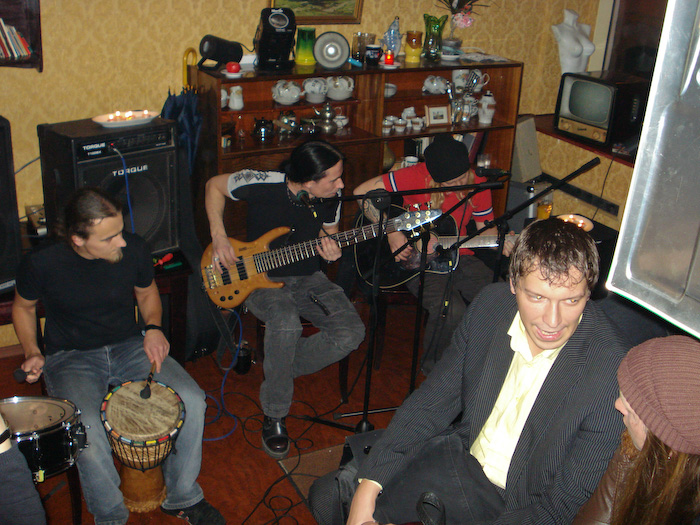 Grupas <em>Apēdājs</em> koncertatmosfēra kafejnīcā <em>Leningrad</em>17