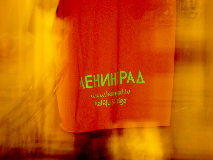 Grupas <em>Apēdājs</em> koncertatmosfēra kafejnīcā <em>Leningrad</em>28